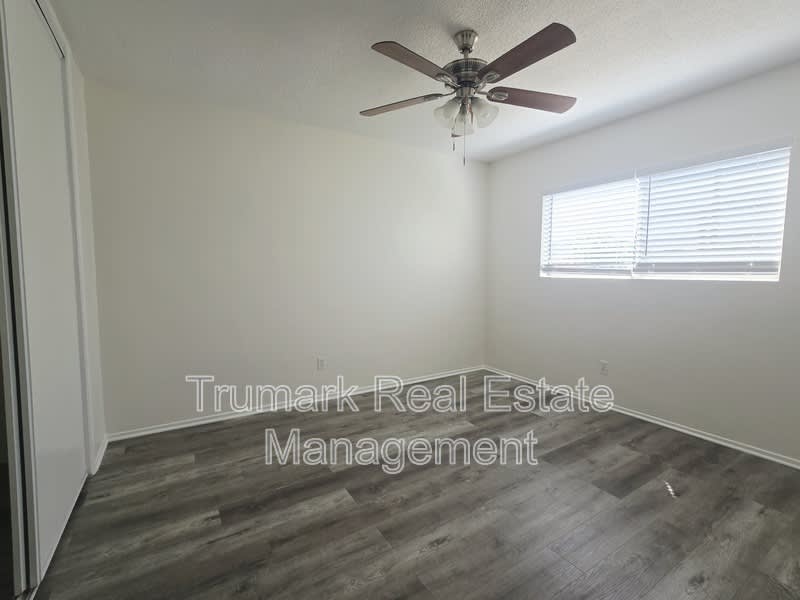 1121 E Palmer Ave – photo 2