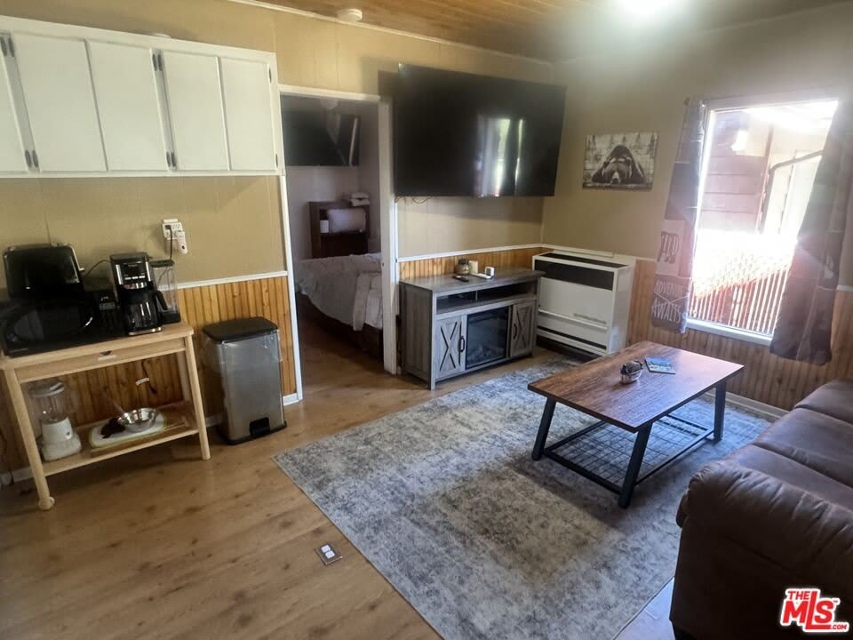 208 E Mountain View Blvd – photo 5