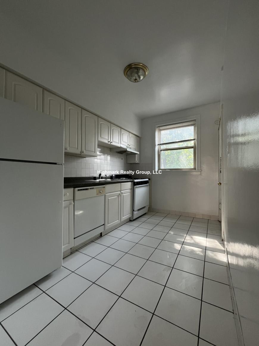 912 Reba Pl. – photo 1