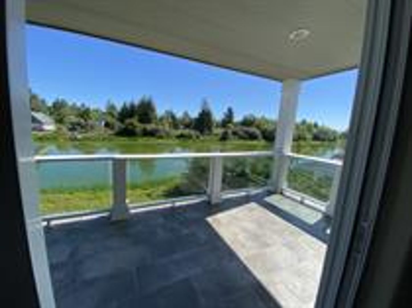 2 bed, 2 bath condo on the canal – photo 2
