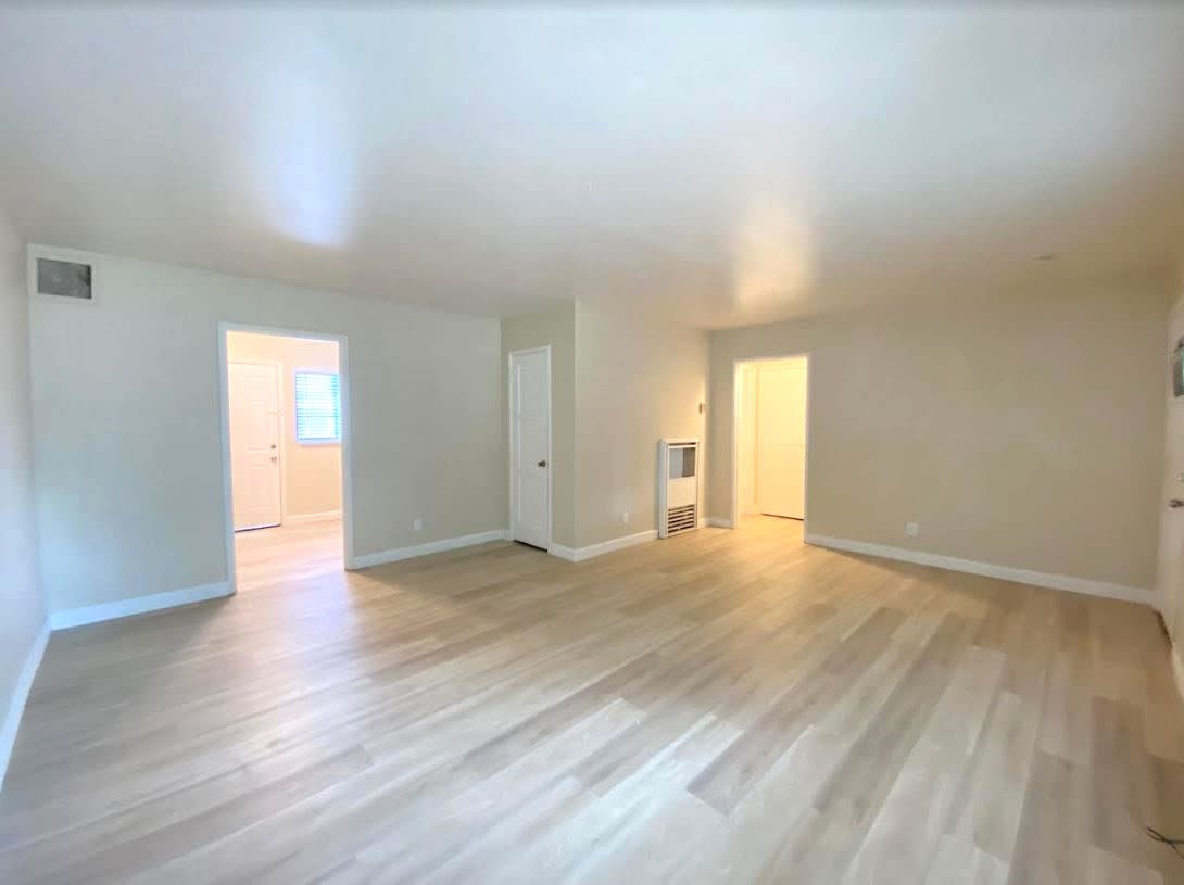 958 Barney St – photo 5
