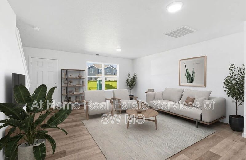 1035 W Madison Dr – photo 4