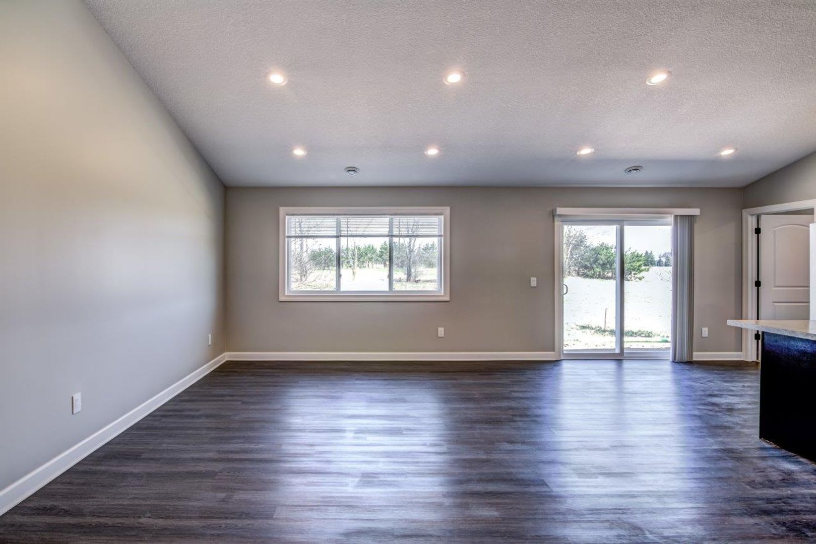 3 Bedroom Town Home, Association Maintained Lawn & Snow Removal Included – photo 3