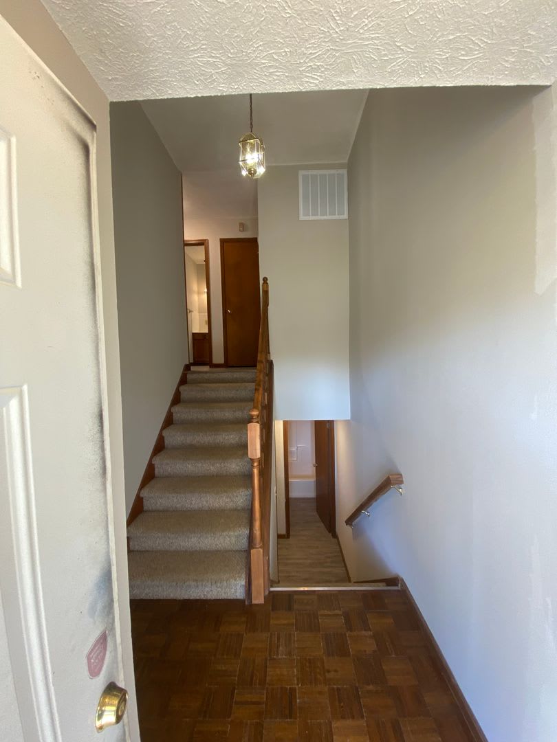 906 Flanders Lane – photo 2