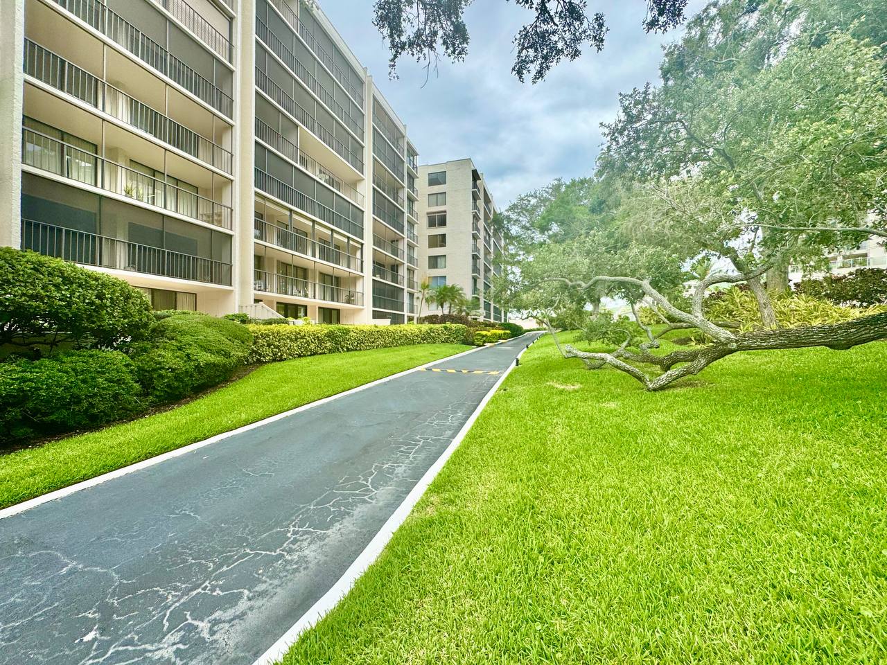 220 Belleview Blvd Apt 311 – photo 2