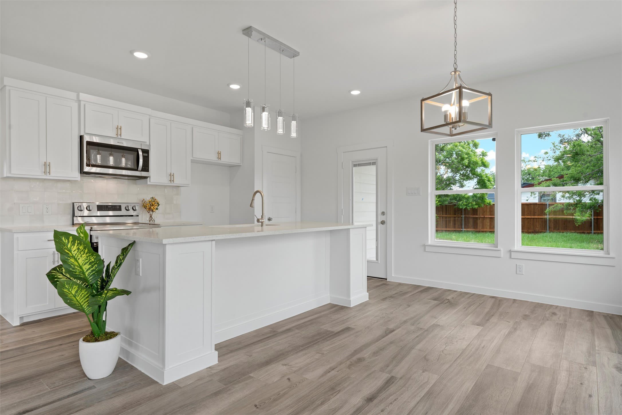 400 Luke Street – photo 5