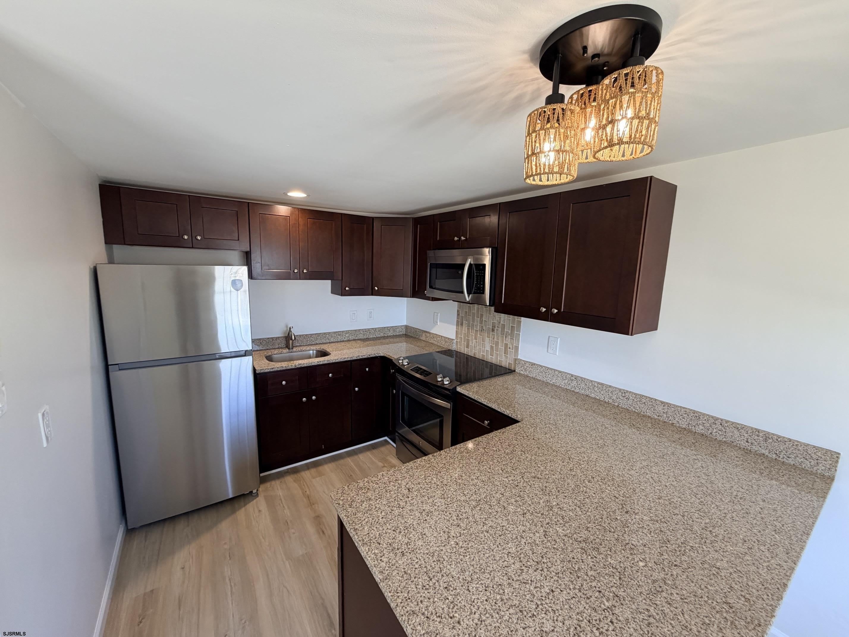 3200 W Brigantine Ave – photo 4