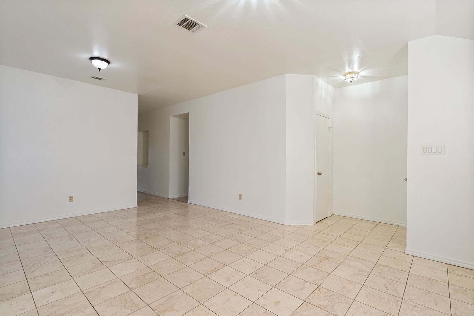 Home Sweet Haven: Warm, Welcoming Oasis in North Austin! – photo 4