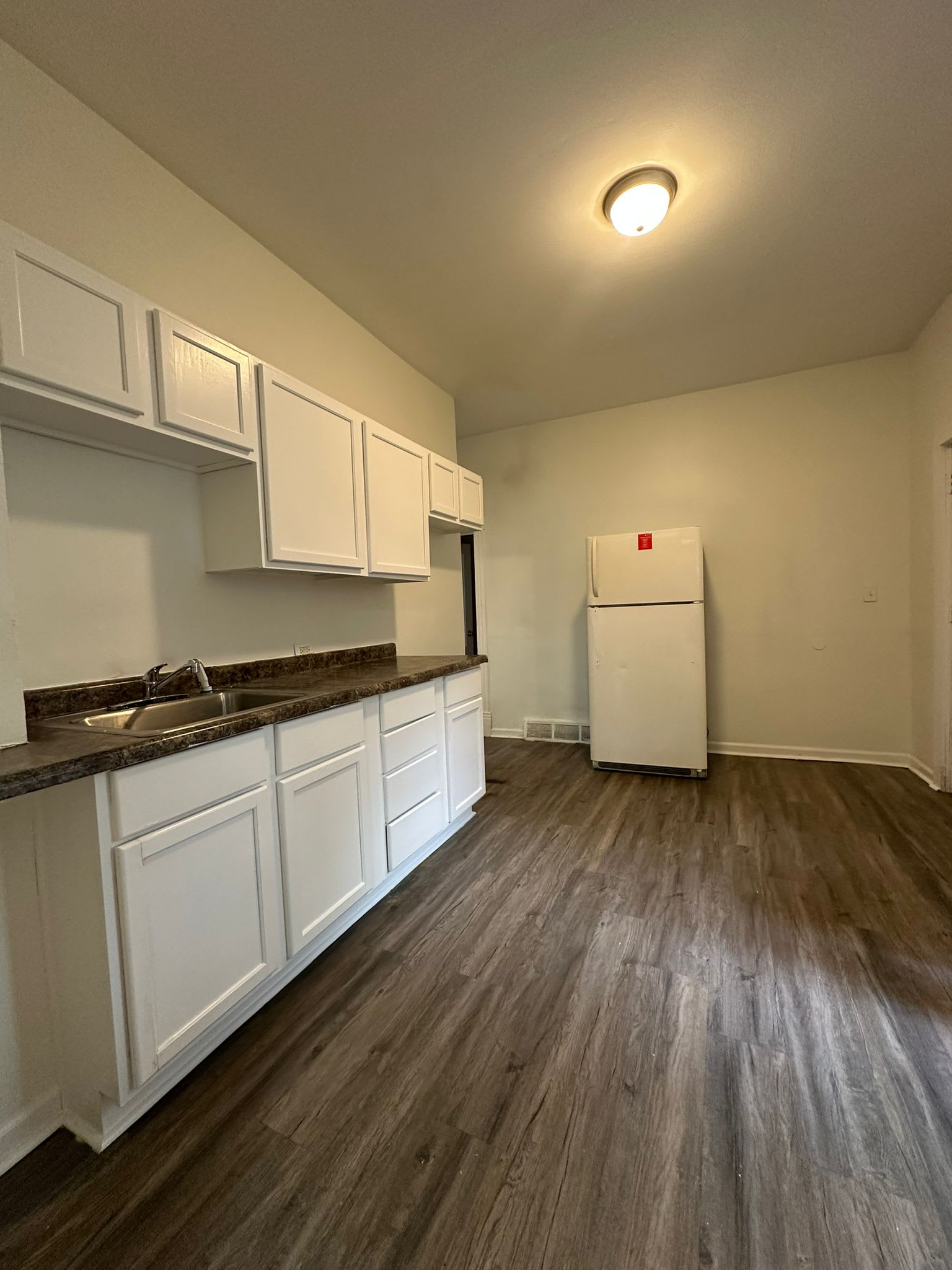 782 Case Avenue East – photo 2