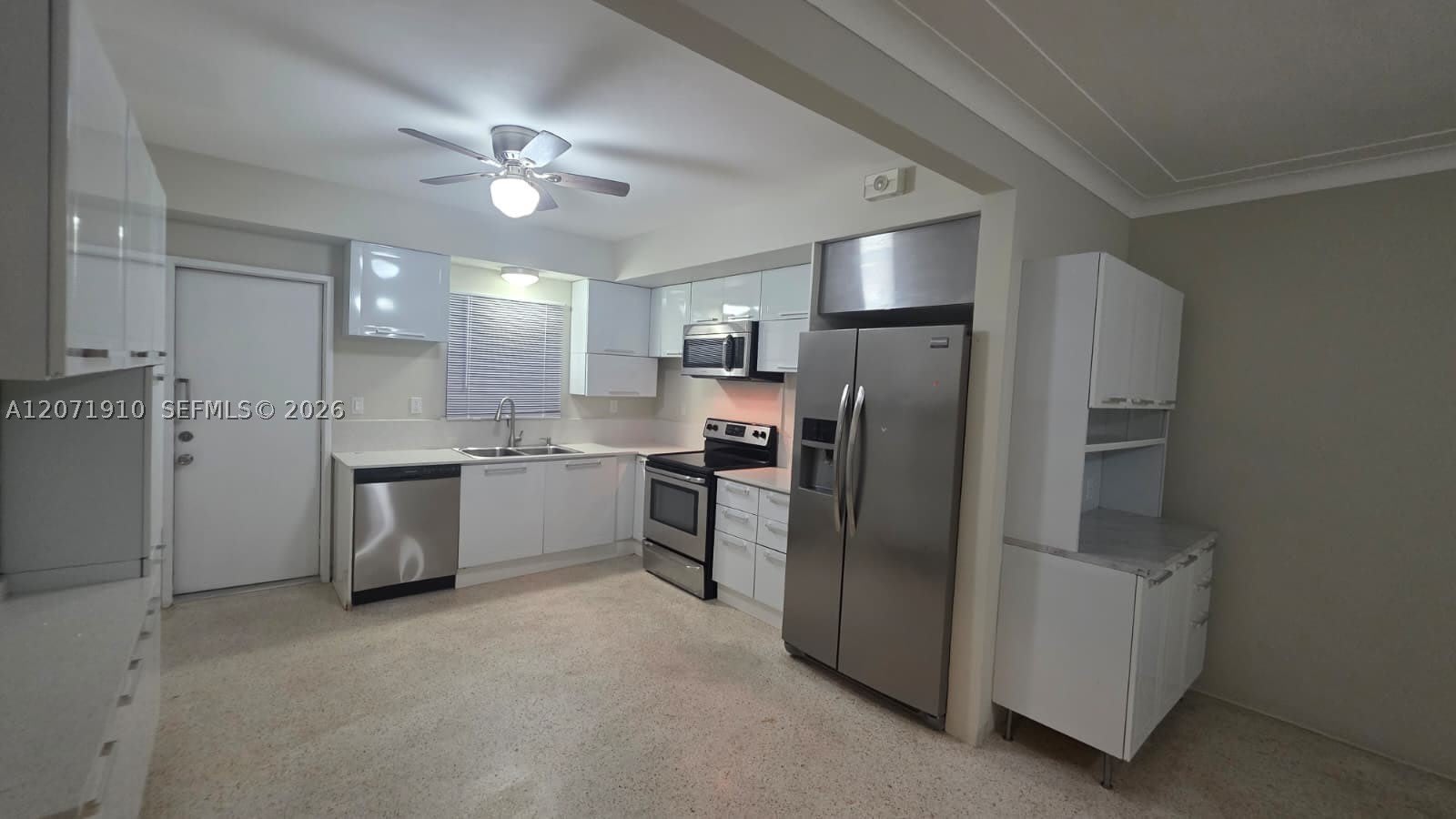 260 SW 31st Ct – photo 4