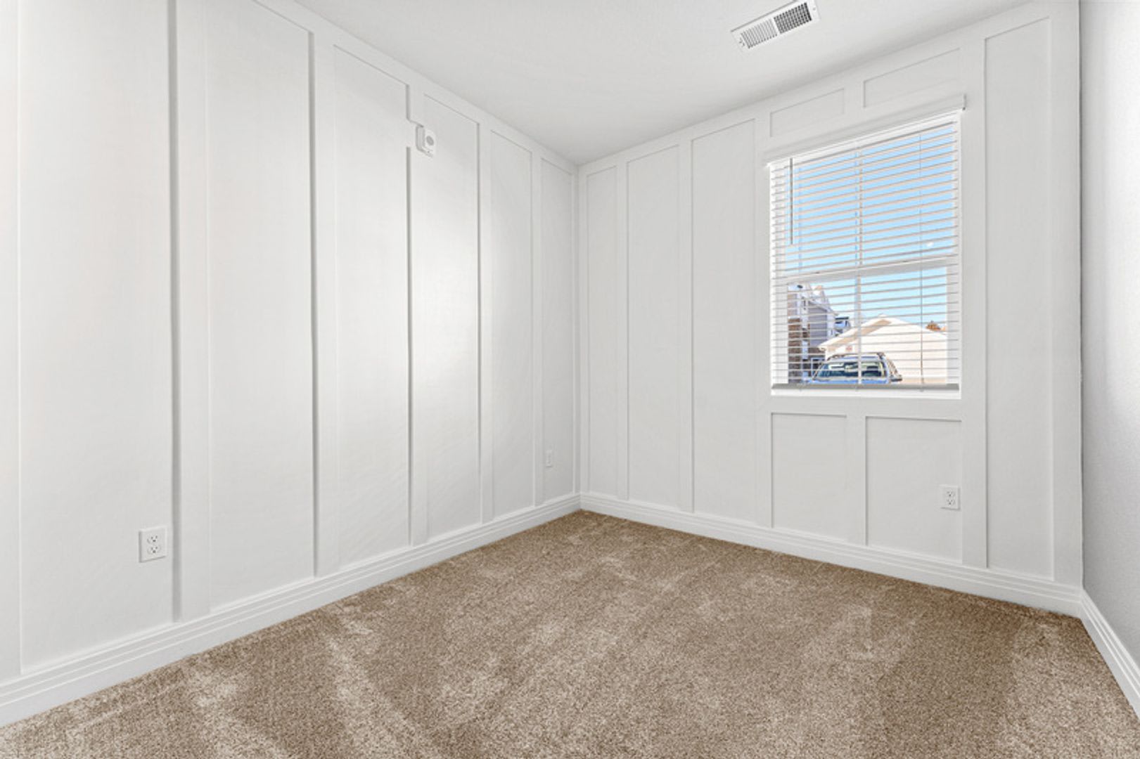 No Stairs! Main Level 2 Bed 2 Bath Condo near Buckley! Detached garage included! – photo 4