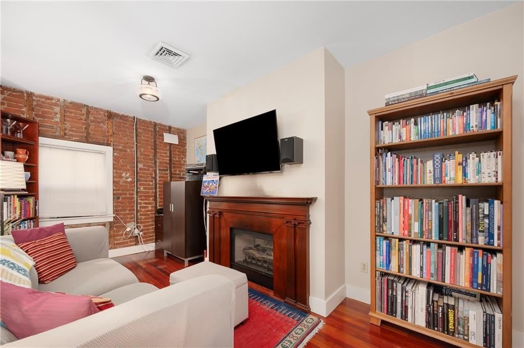 407 Broadway – photo 4