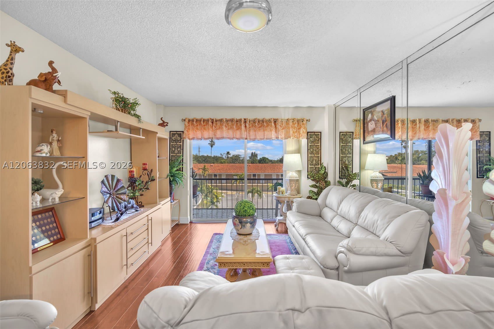 4160 Inverrary Dr – photo 2