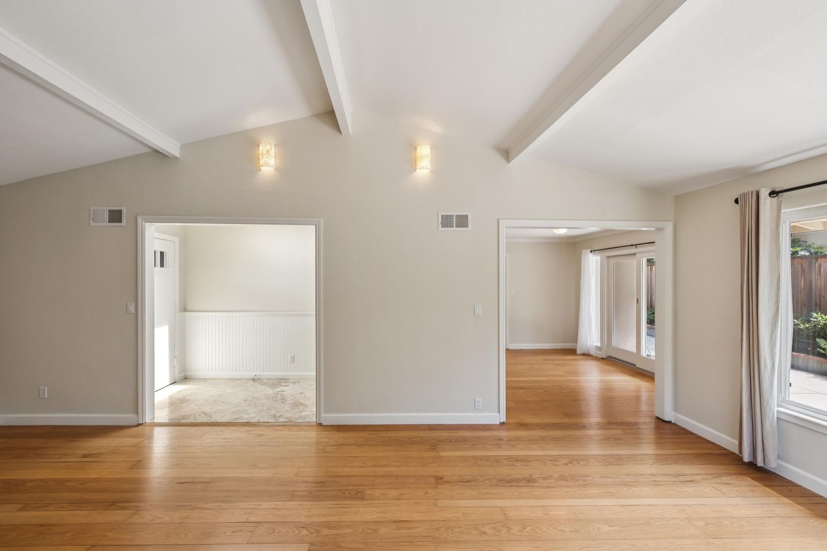 Classic Atherton Home in the Coveted Las Lomitas School District – photo 5