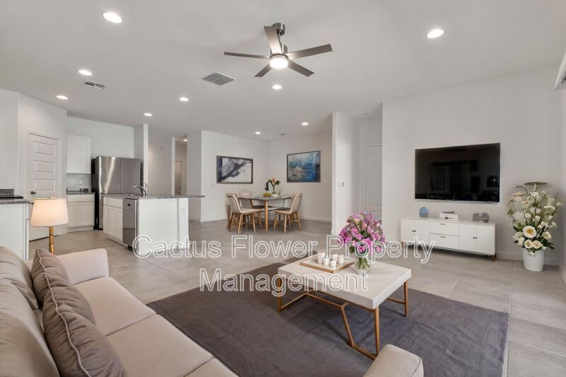 1718 W Sombra Ave – photo 4