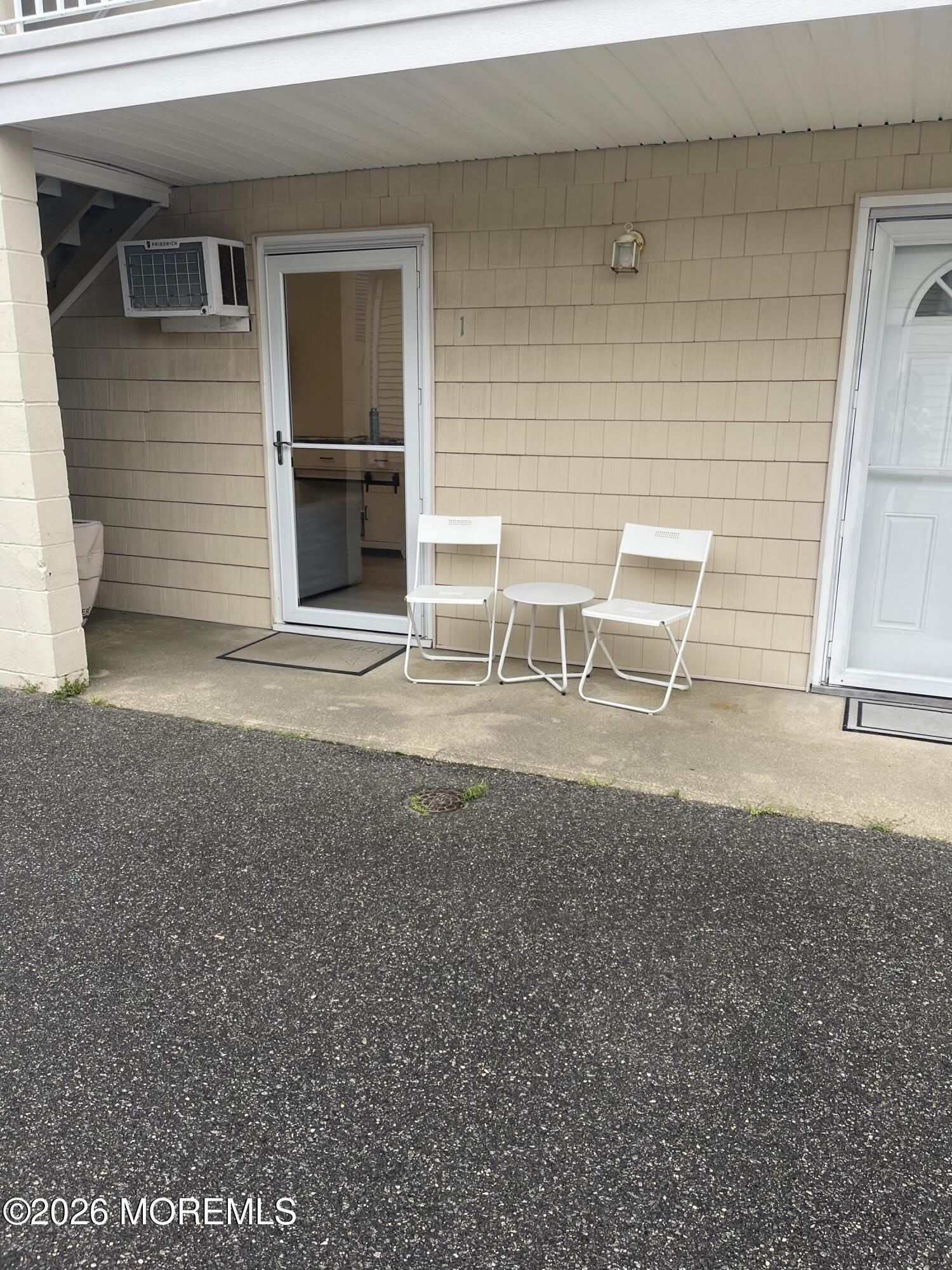 1804 Grand Central Avenue – photo 2