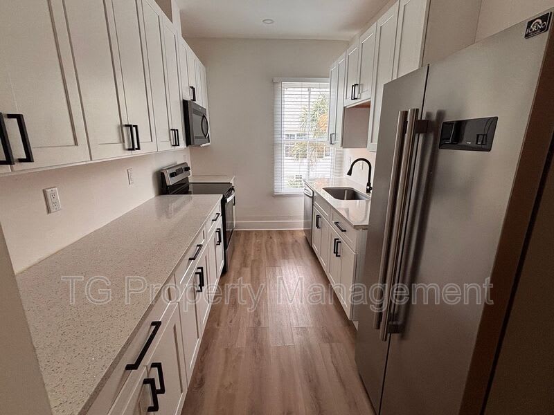 30 Sanford St – photo 5