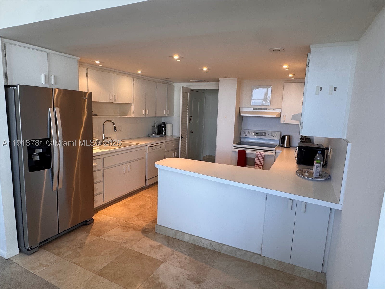 200 Ocean Lane Dr – photo 5