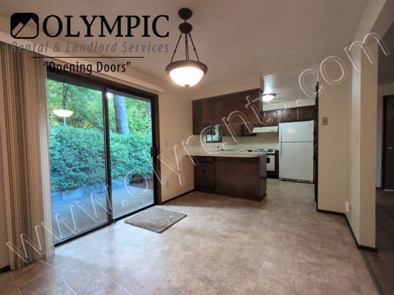2841 Lindell Rd NE # D – photo 5