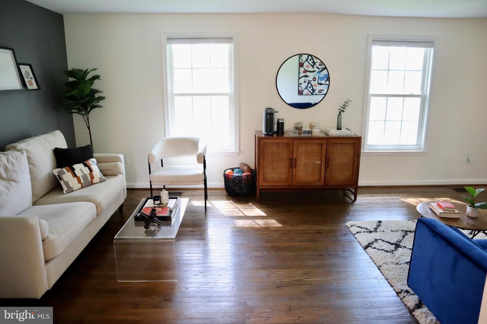SPACIOUS 4 BR 3.5 BATH CONTEMPORARY HOME IS NOW AVAILABLE IN DERWOOD – photo 4