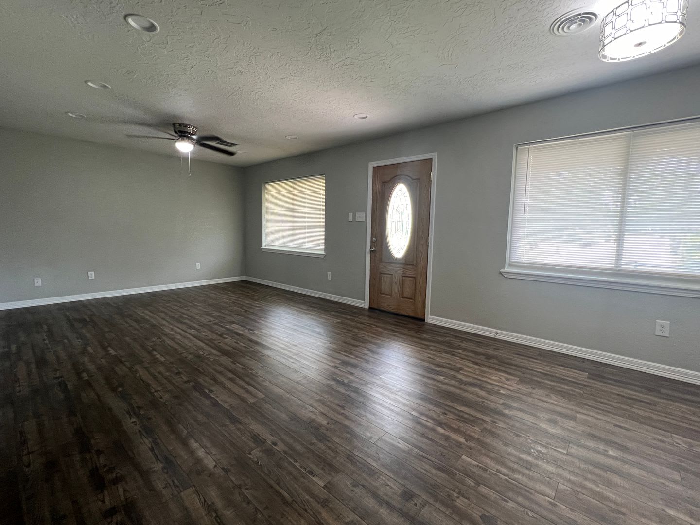 6407 NW Euclid Ave- COMING SOON! – photo 2