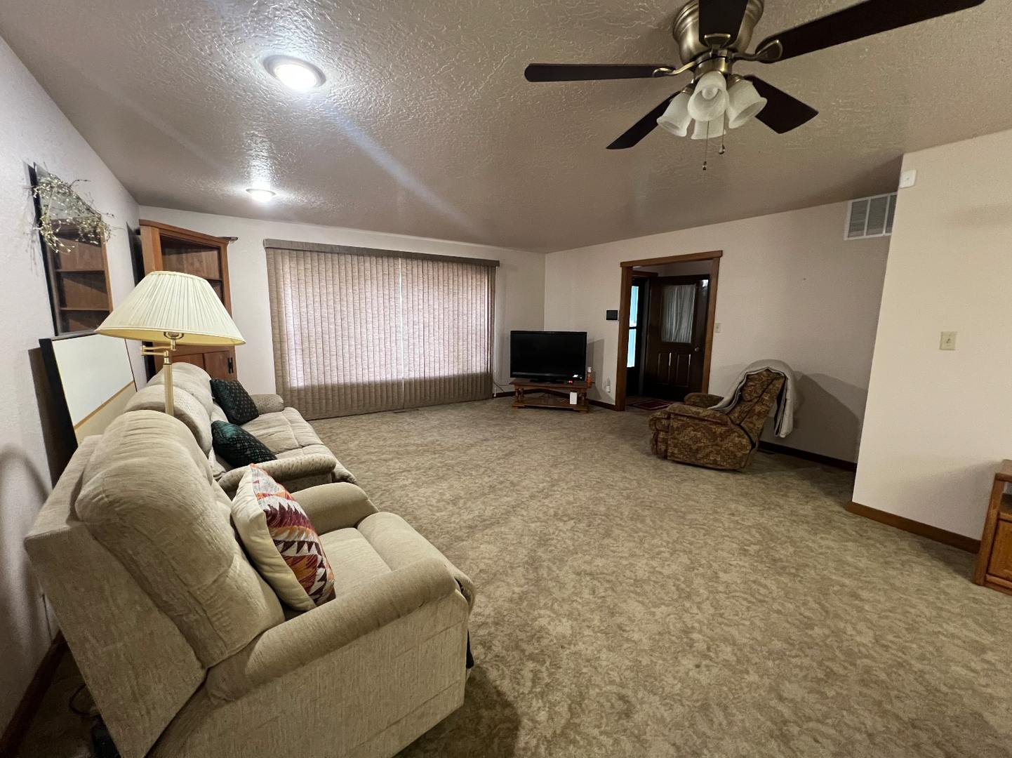 Furnished Month to month 2 Bedroom Home – photo 2