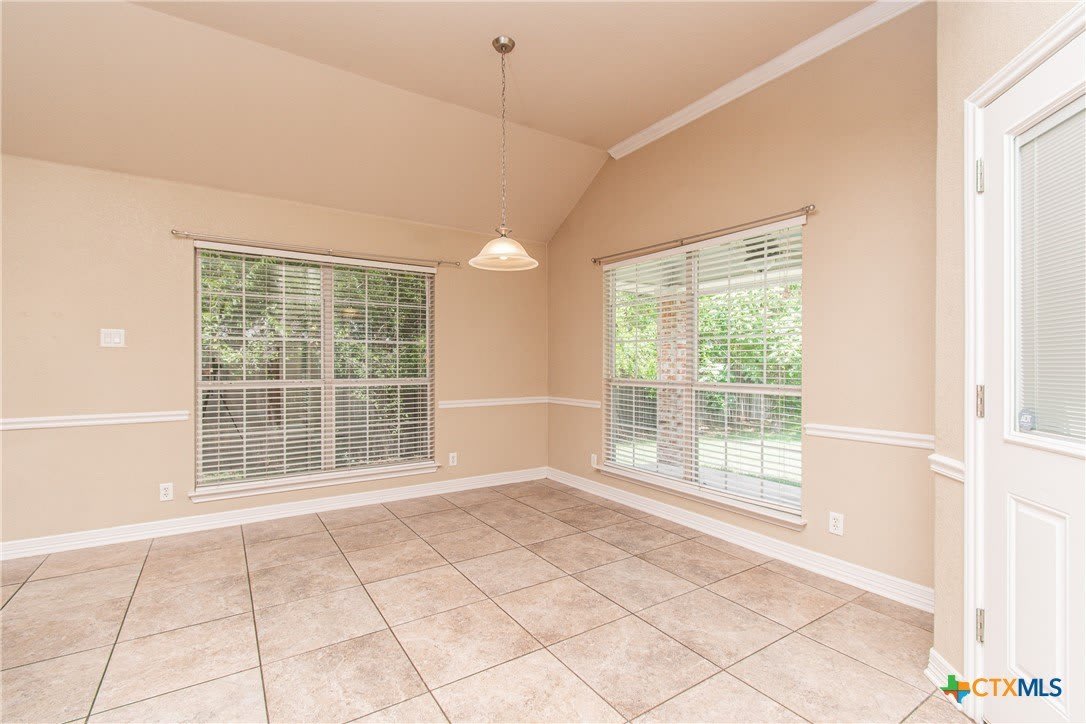 1401 Saxon Circle – photo 5