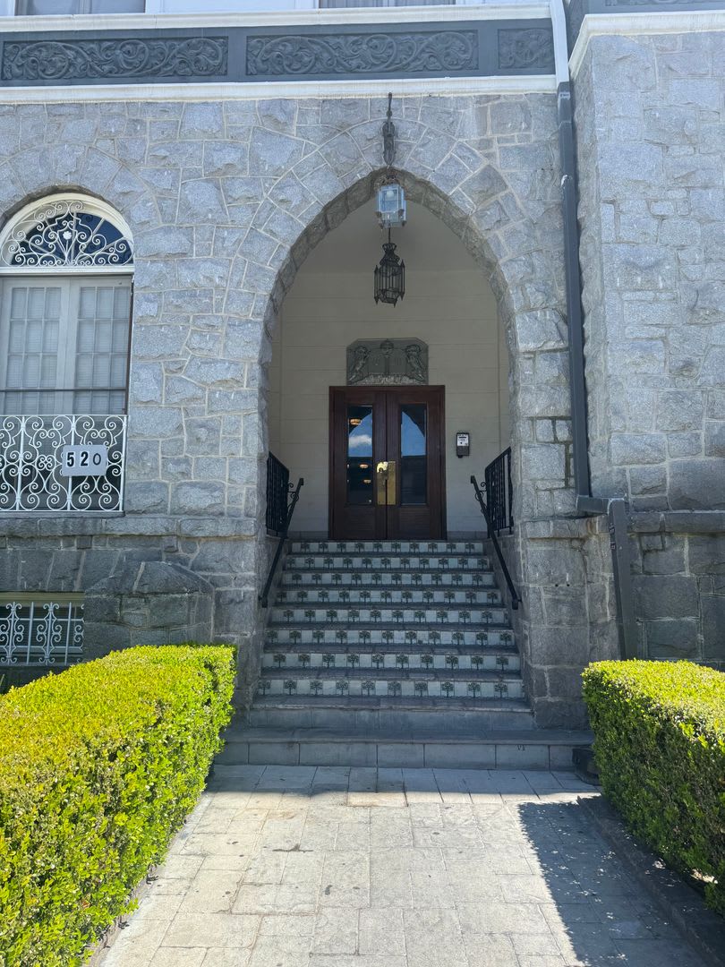 520 Hobart – photo 5