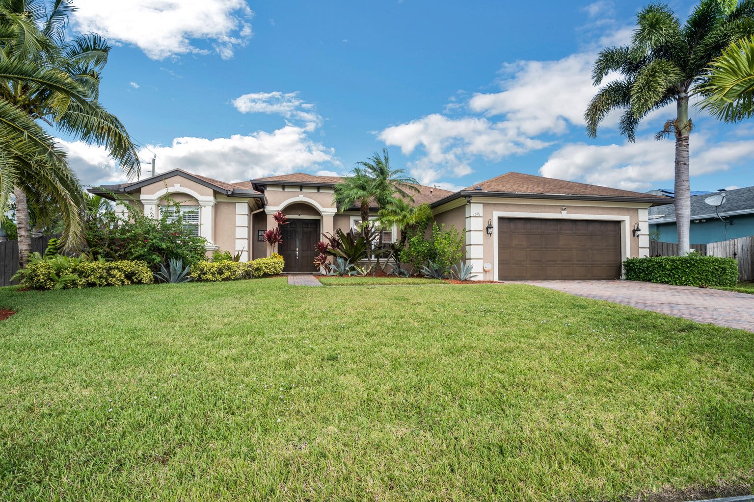 1691 Southwest Crawford Avenue – photo 3
