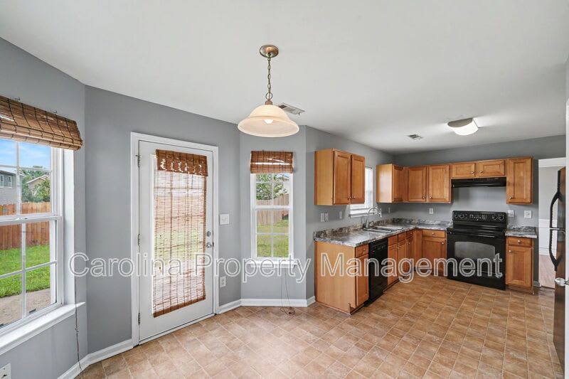 10521 Barvas St – photo 4
