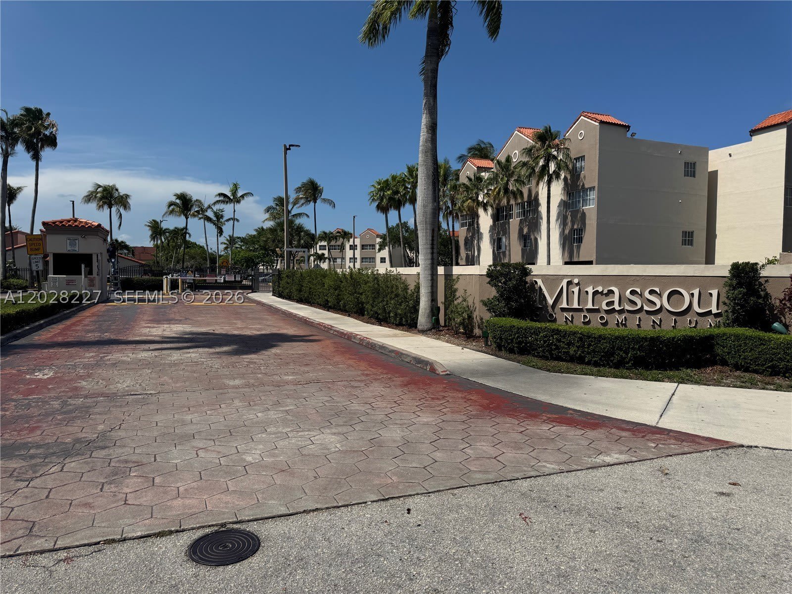 6195 NW 186th St – photo 2