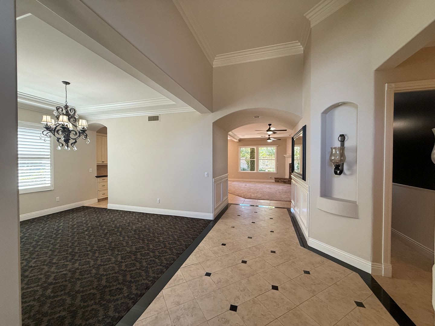 Stunning Seven Oaks Home – photo 4