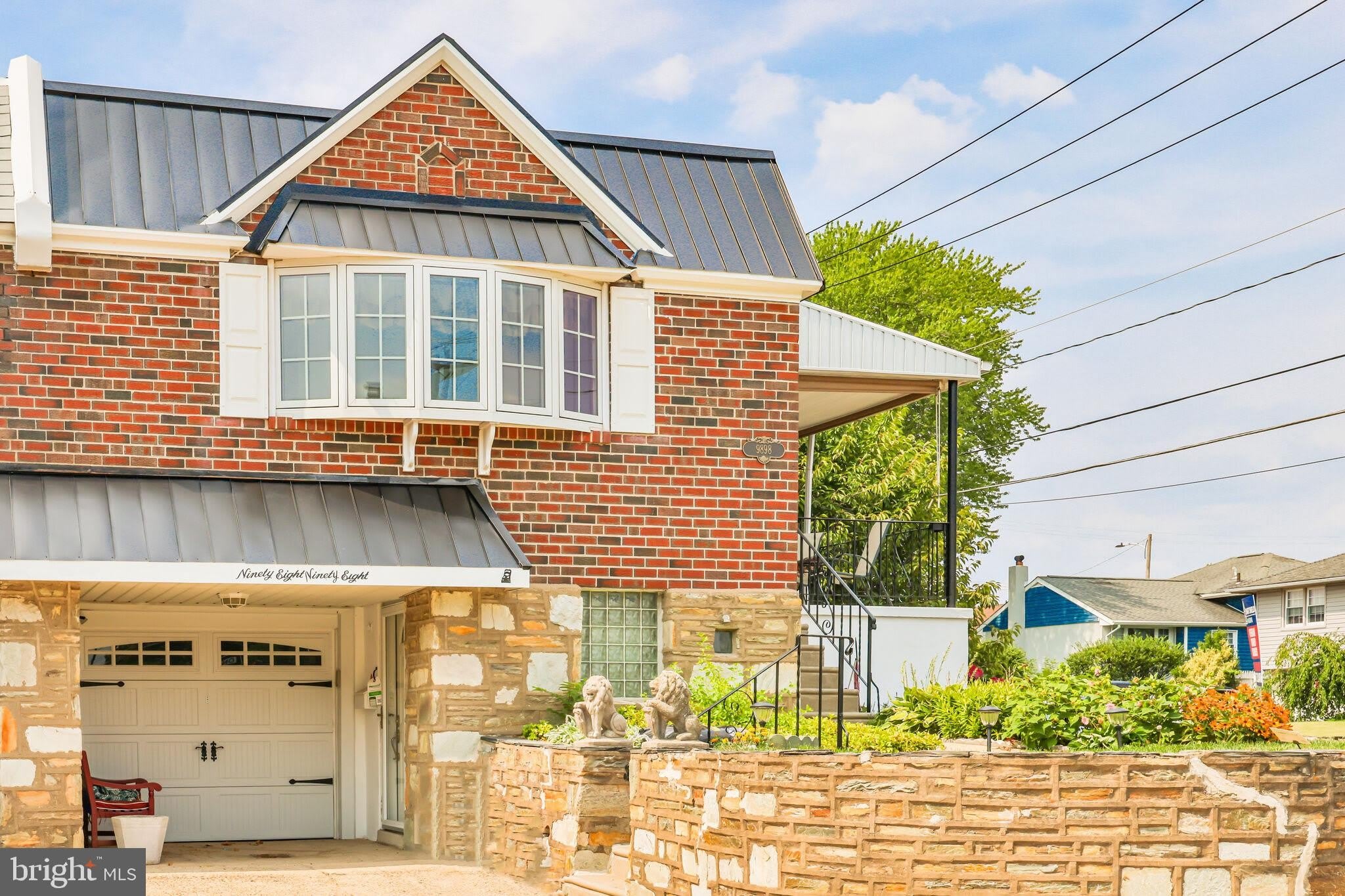 9898 WISTARIA Street – photo 2