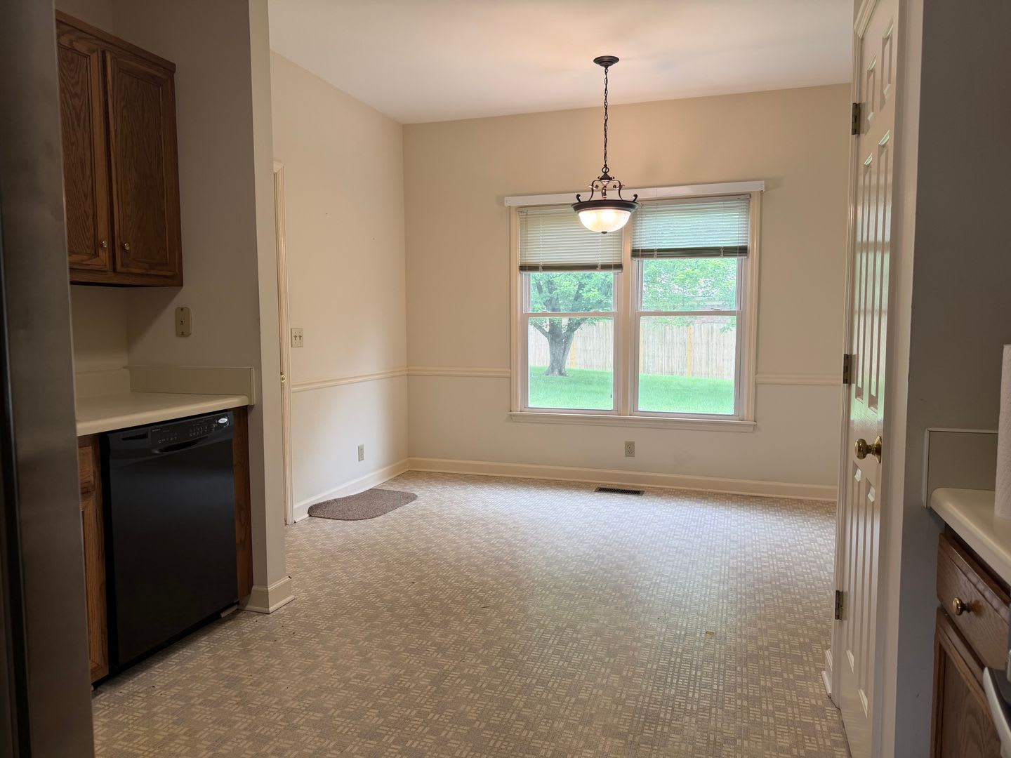 Great 3 Bedroom Home in Bellevue – photo 5