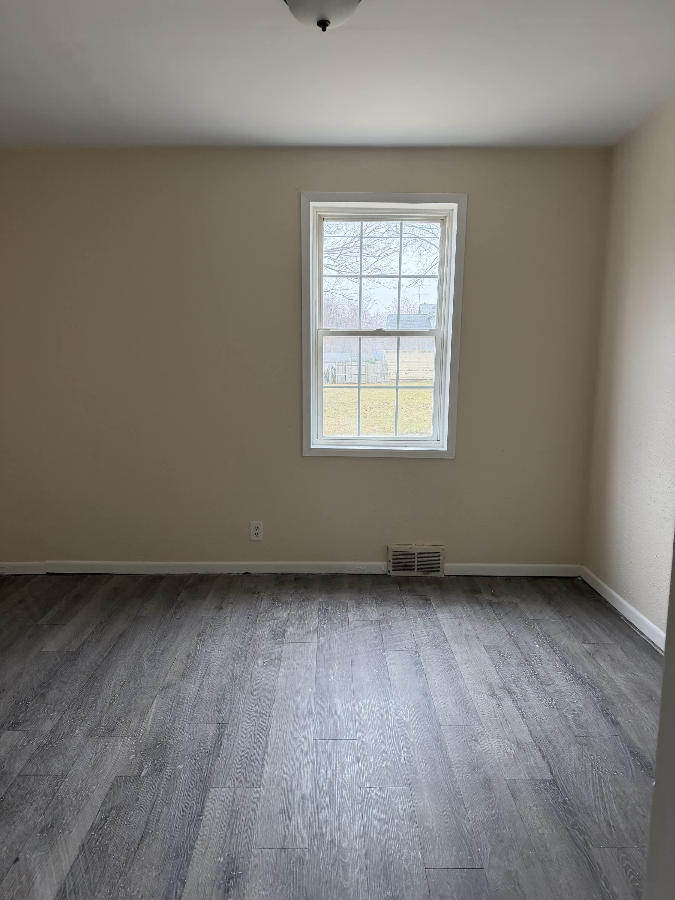 458 S Float Ave – photo 3