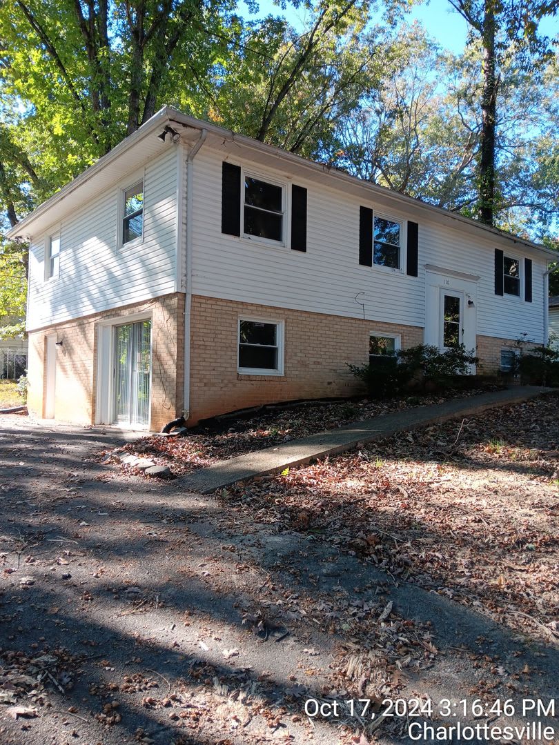Spacious 5-Bedroom 2 Bath Home in Historic Downtown Charlottesville – photo 2