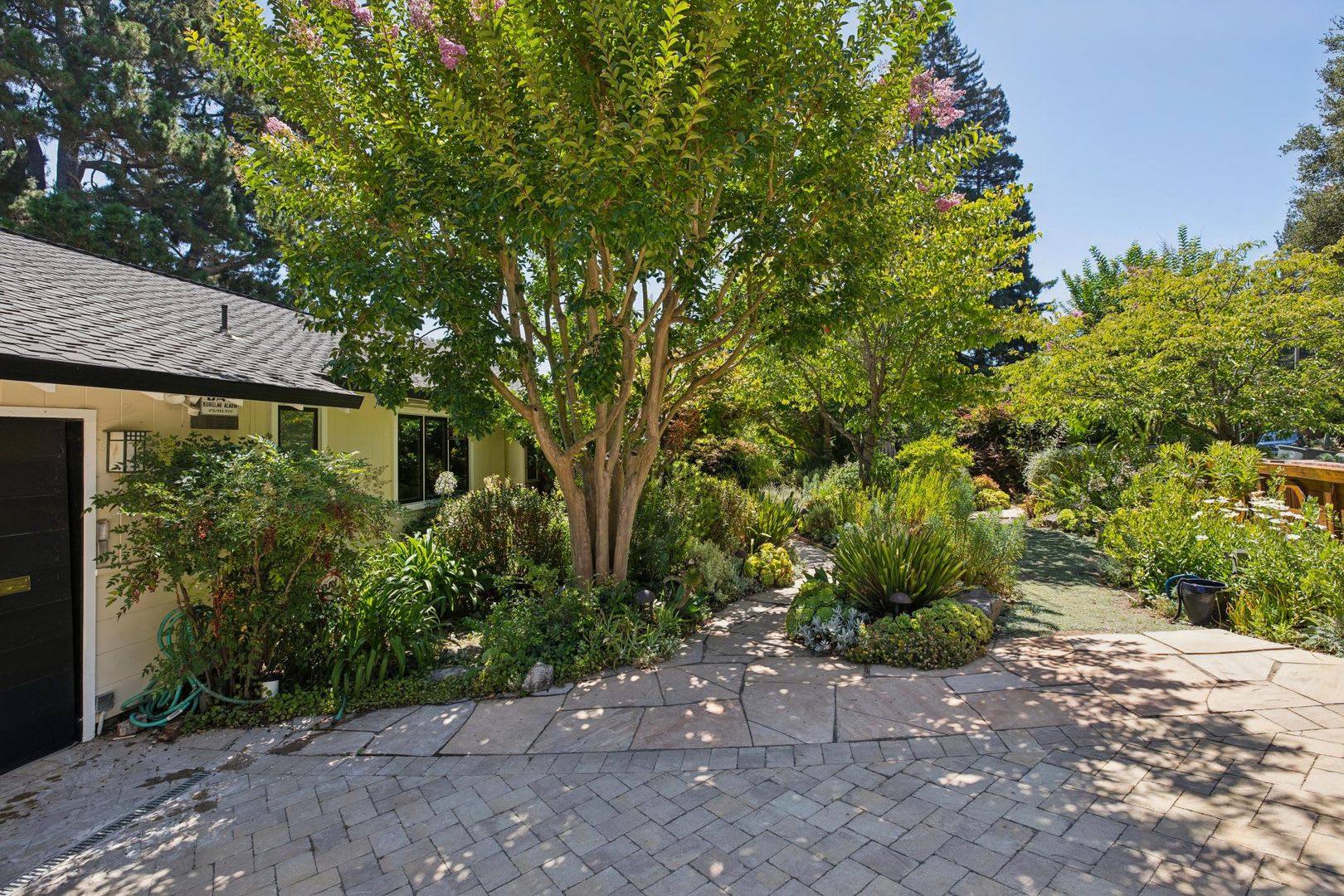 Beautiful Ranch Home with Bonus Room & Detached ADU – photo 4