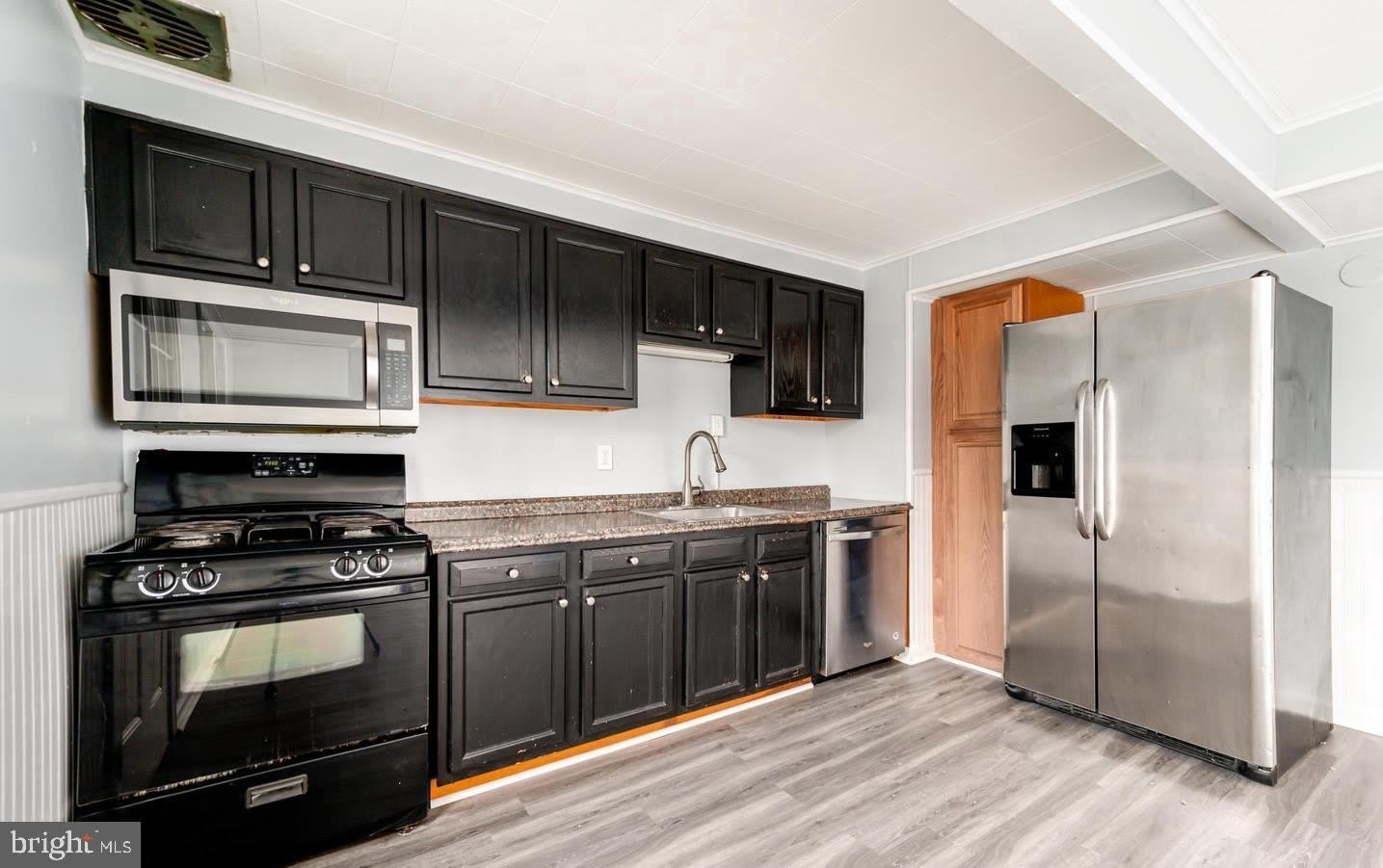 2020 Dineen Drive – photo 4
