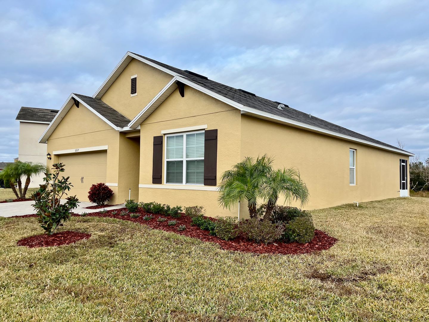 Modern 4 bed/2 bath home with brand-new flooring! – photo 4