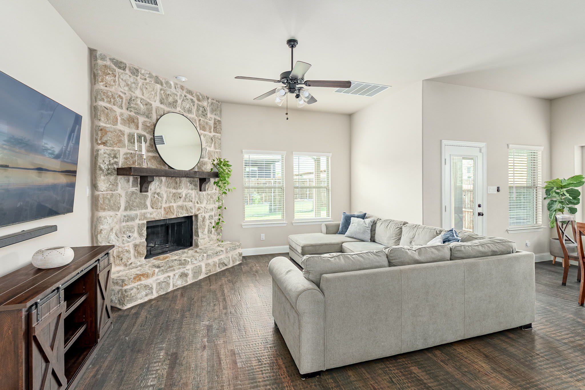 209 Michael Drive – photo 5