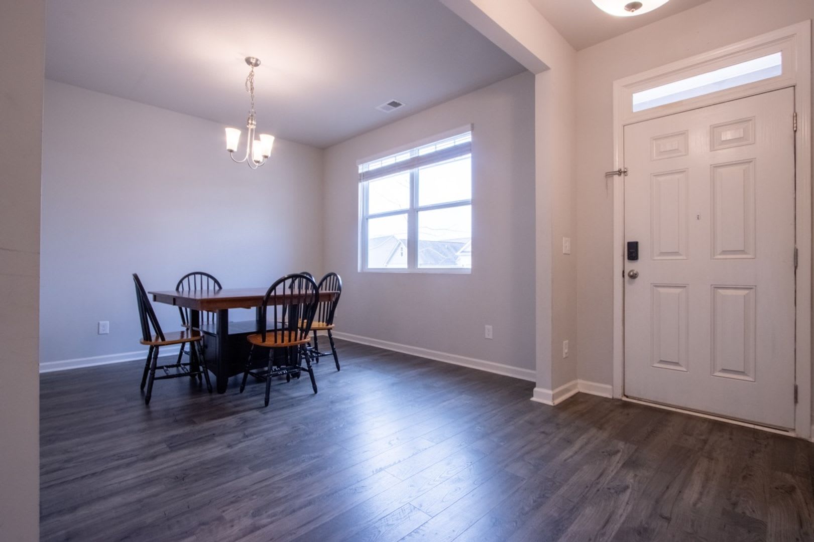 Welcome to 325 Park West Blvd – photo 4