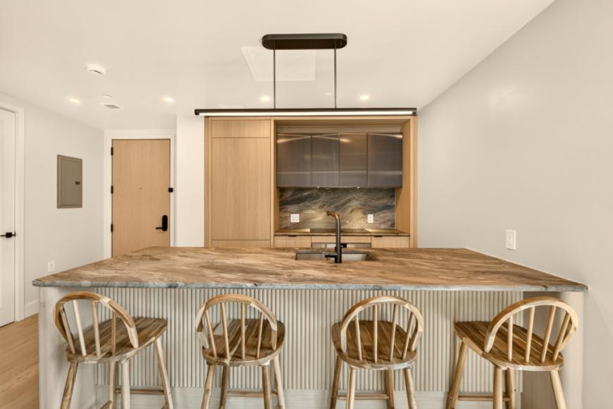 400 West 38th Street – photo 2