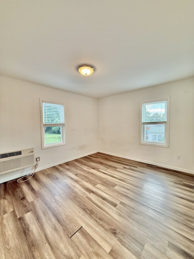 222 West Broadway Avenue – photo 1