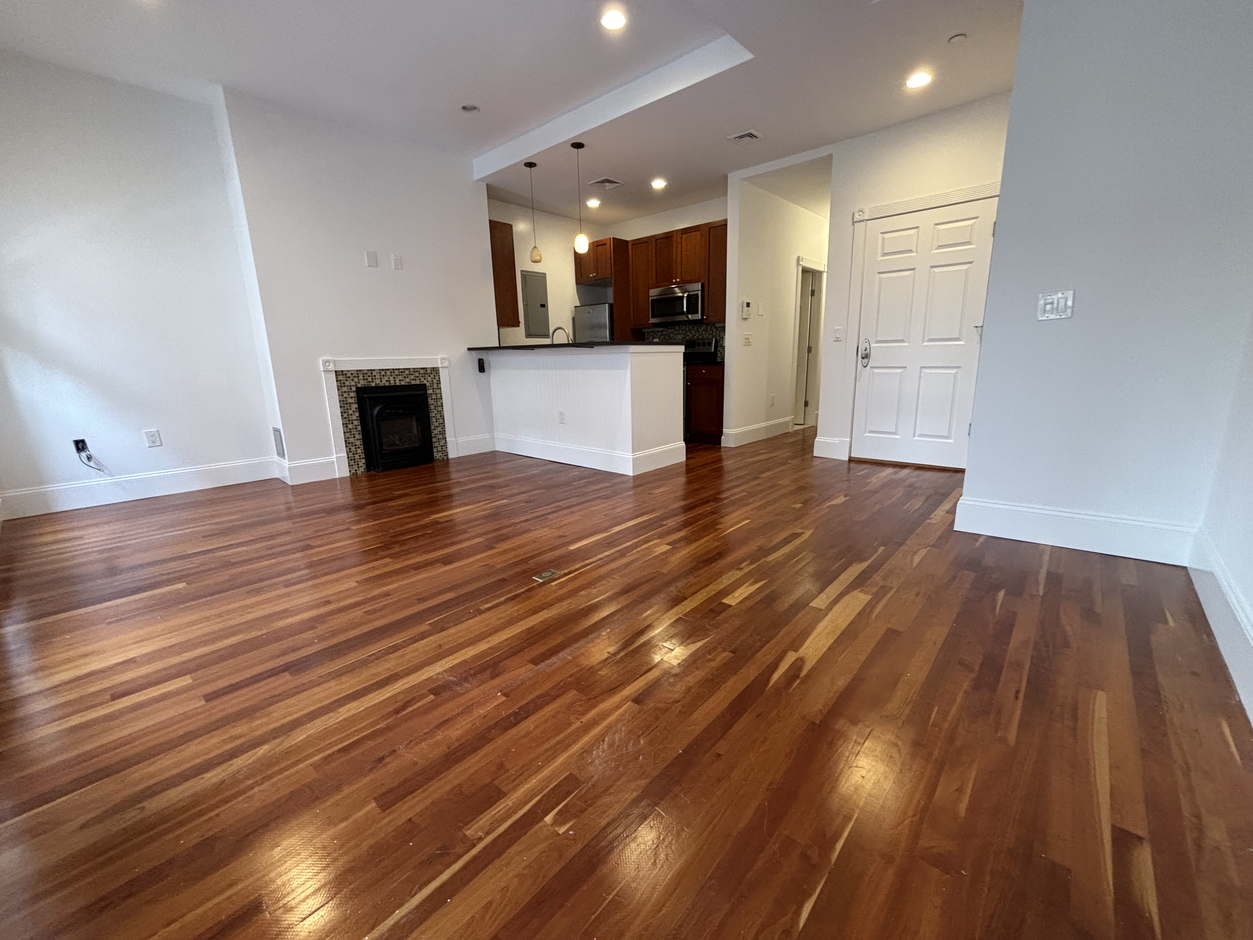 16 Temple St – photo 4