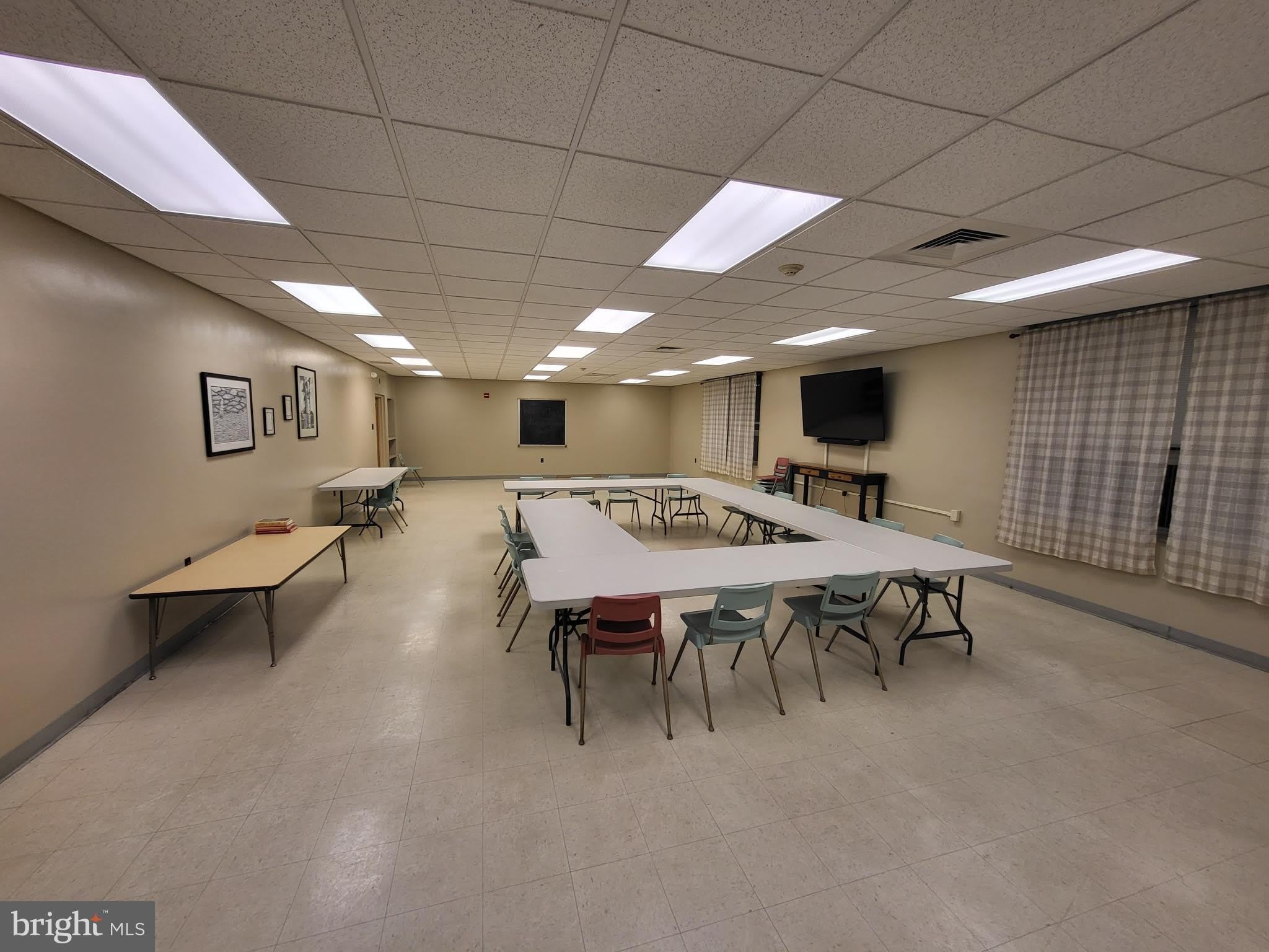 1811 LINCOLN Way E – photo 3