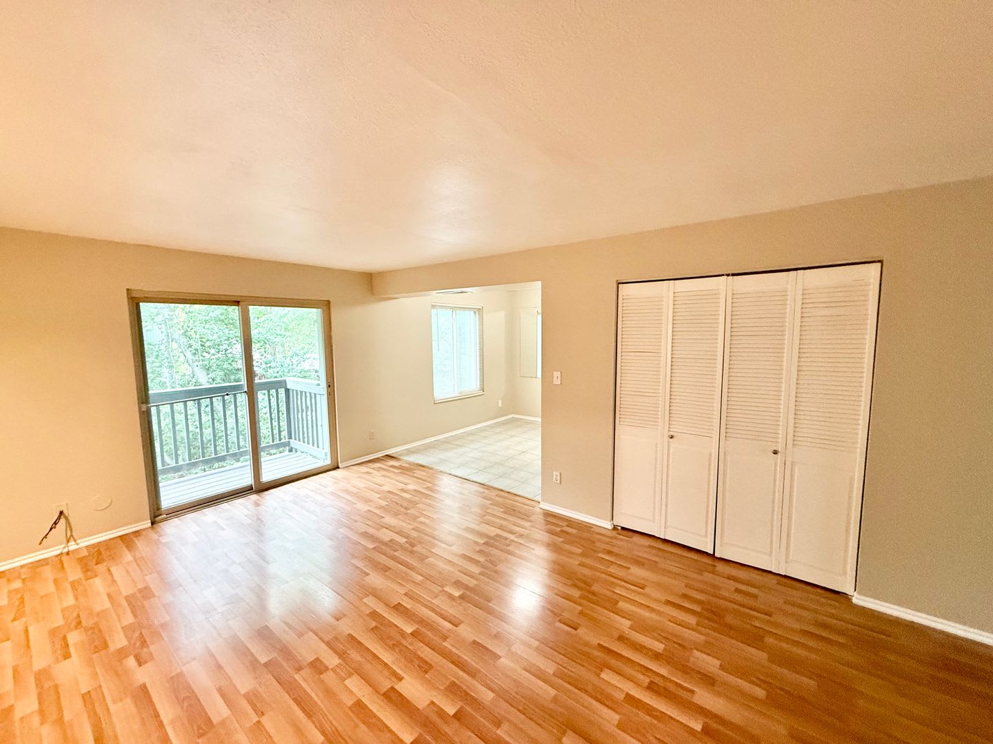 2 Bed Condo with a Private Creekside Patio — Murray! – photo 2