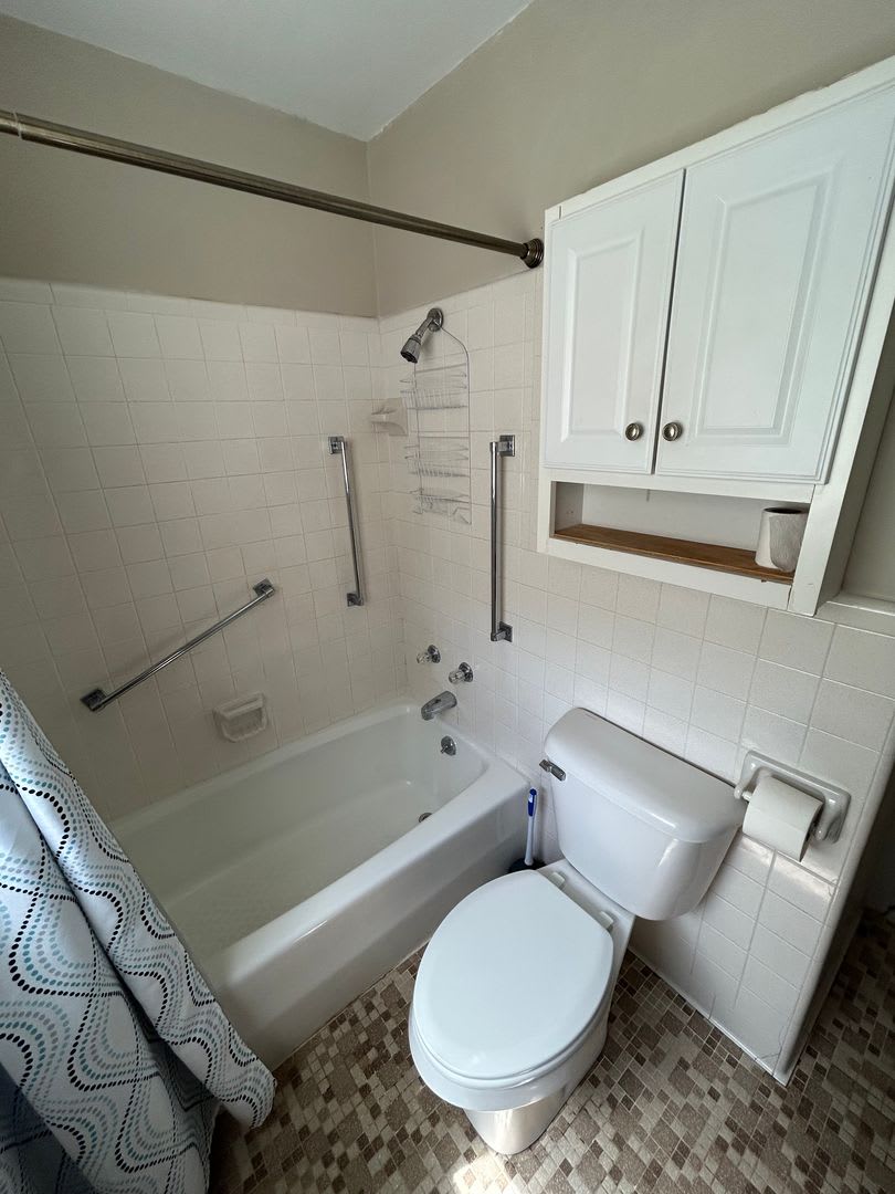 Great Studio Style Home!! Near Downtown! – photo 5