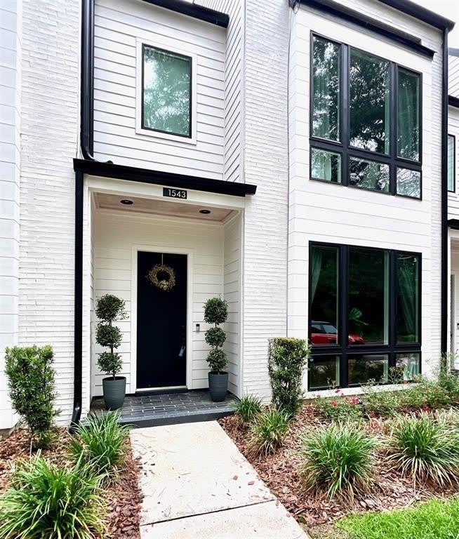 1543 Pine Street – photo 1