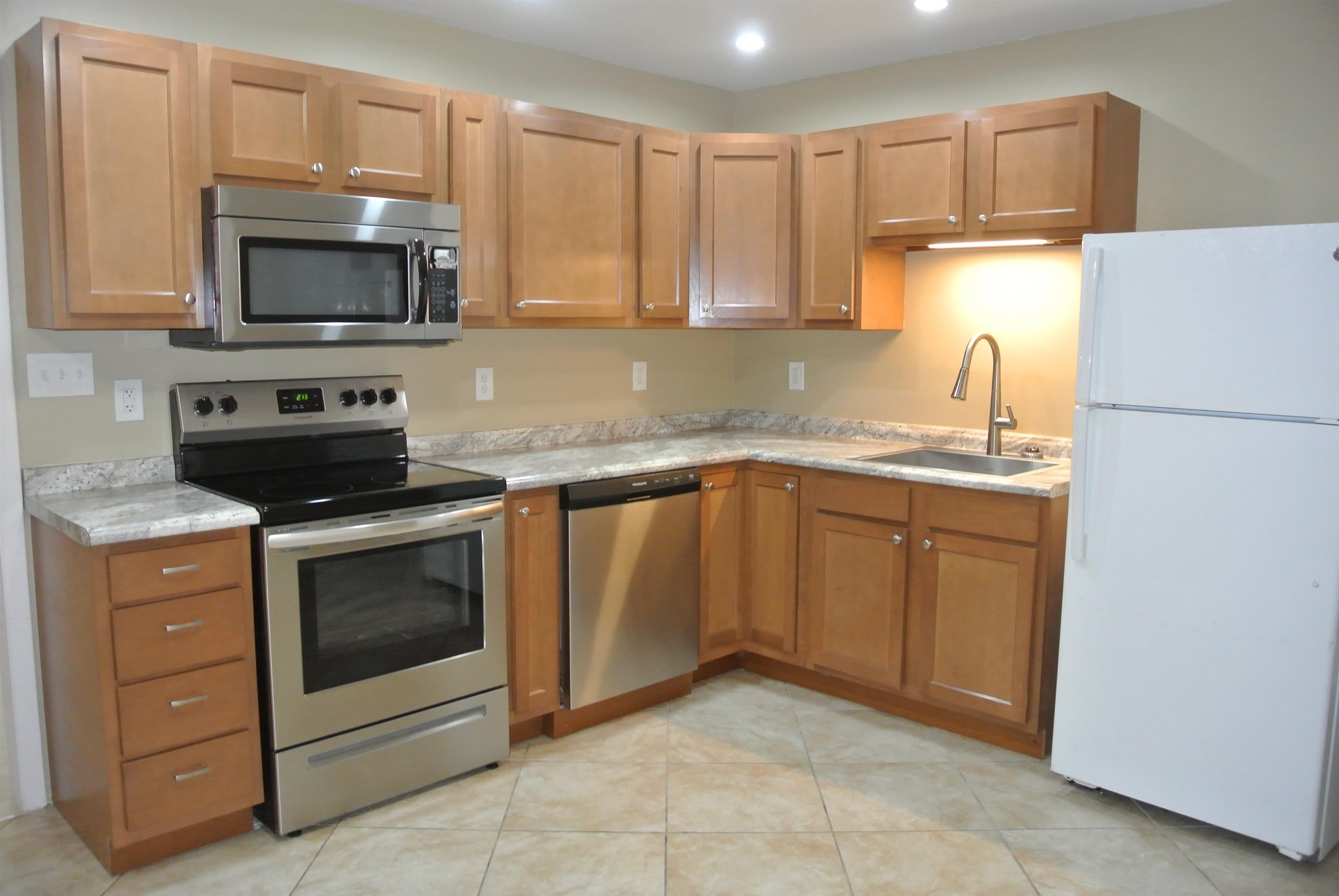 426 Cardinal Dr – photo 3