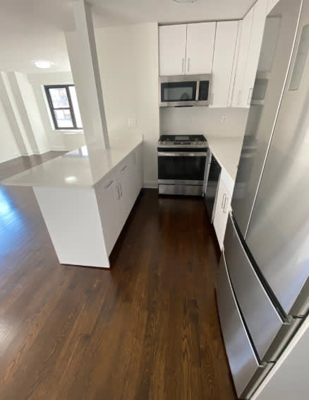 410 E 56th St – photo 2